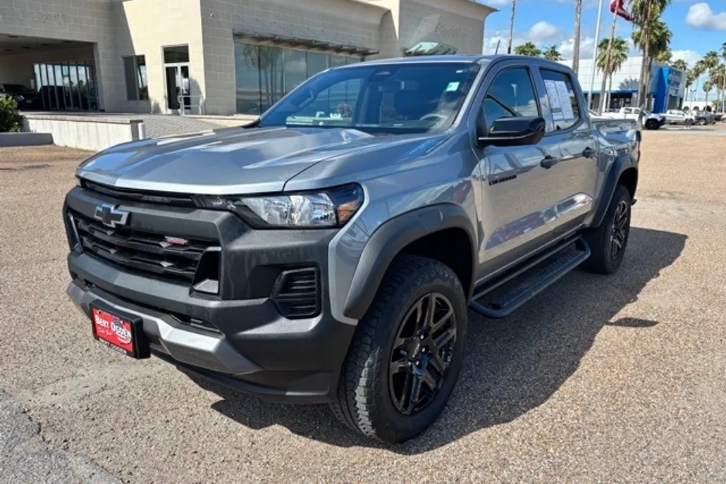 2024 Chevrolet Colorado Trail Boss photo 1