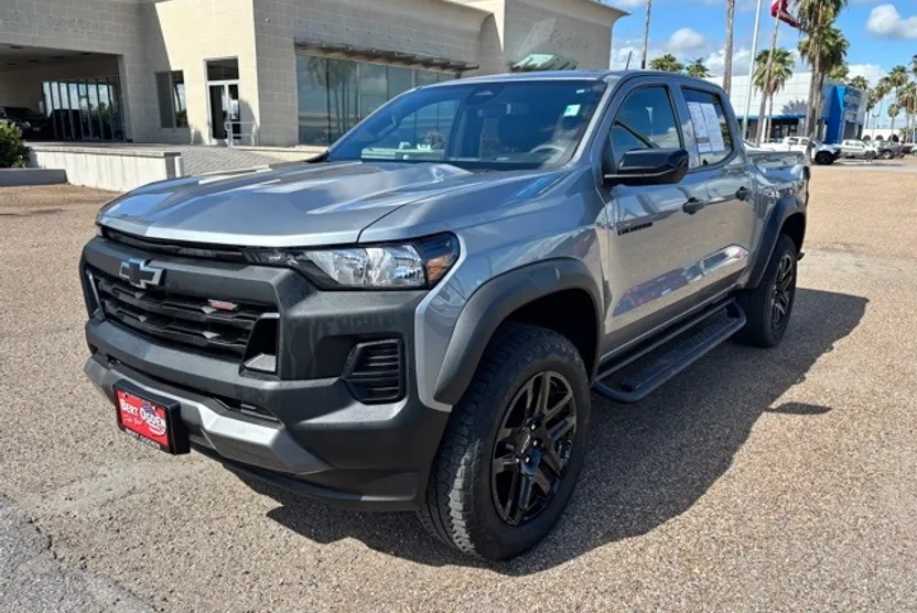 2024 Chevrolet Colorado Trail Boss photo 1
