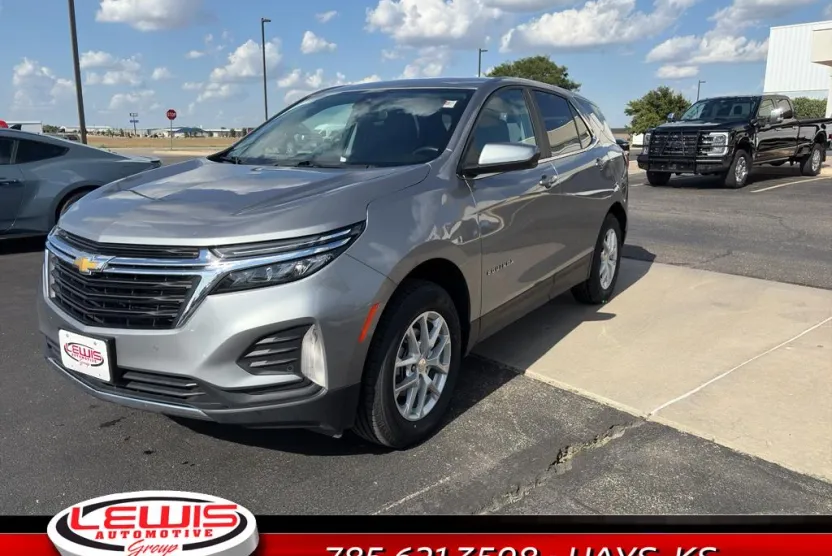 2024 Chevrolet Equinox LT photo 1