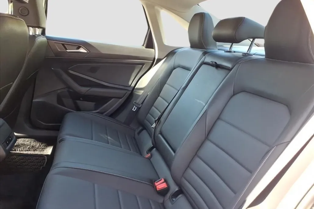 2021 Volkswagen Jetta SEL photo 1
