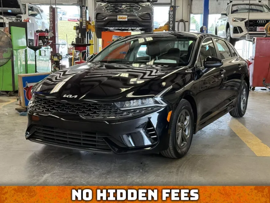 2023 Kia K5 LXS photo 1