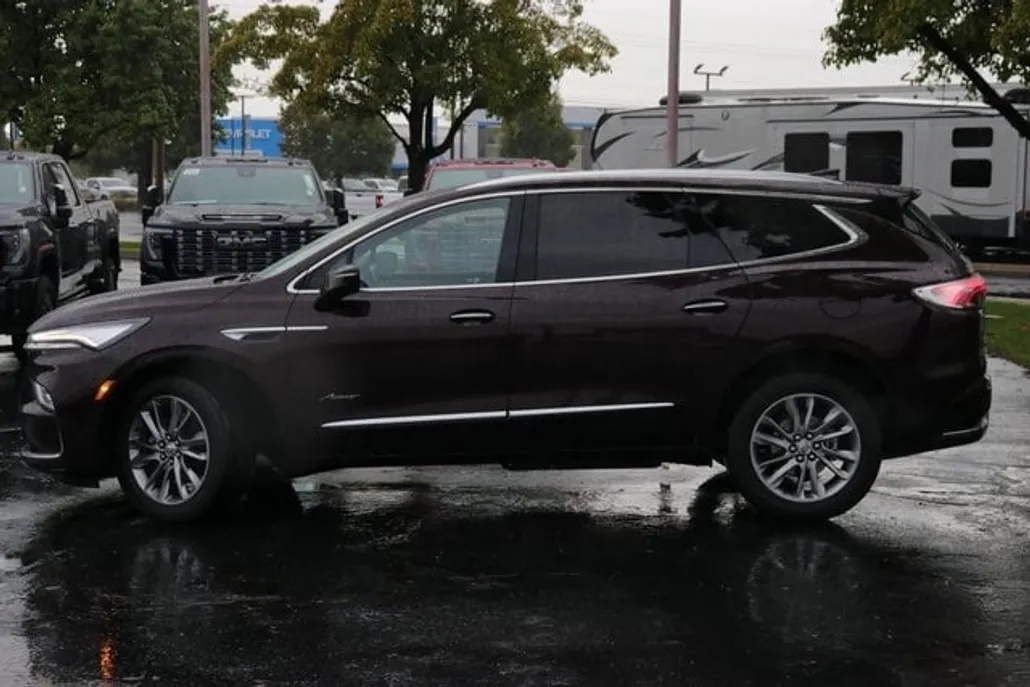 2024 Buick Enclave Avenir photo 1