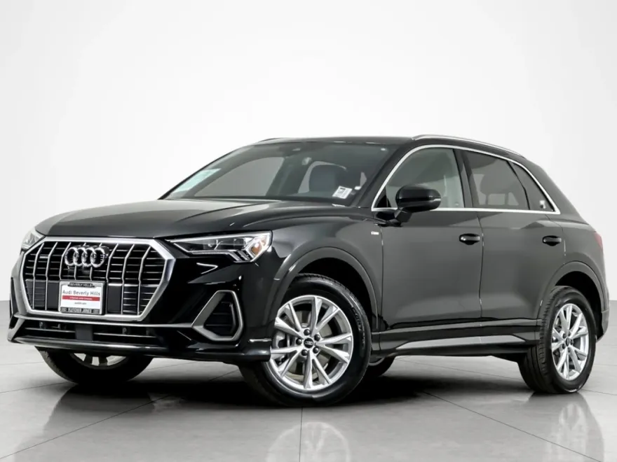 2022 Audi Q3 S line Premium Plus 45 TFSI photo 1