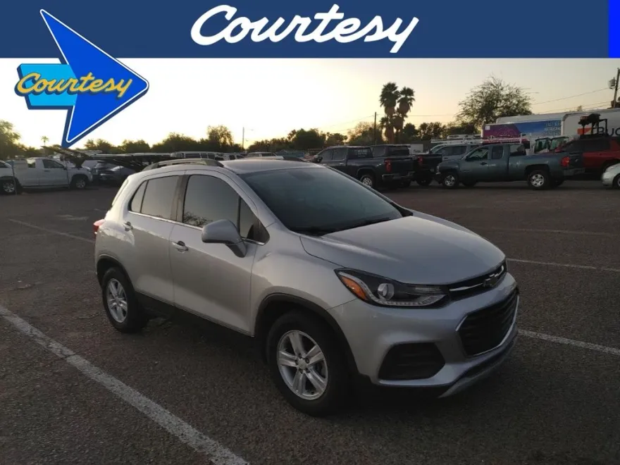 2020 Chevrolet Trax LT photo 1