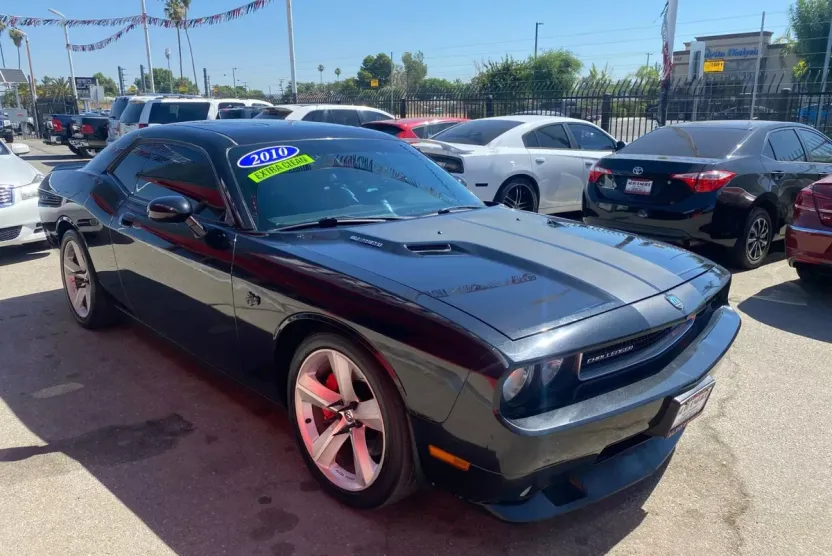 2010 Dodge Challenger SRT8 photo 1
