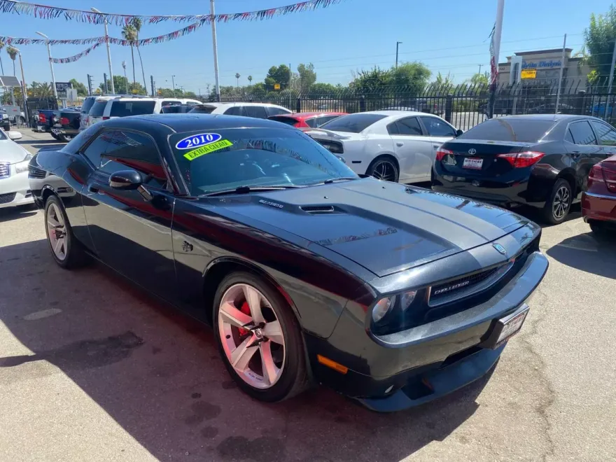 2010 Dodge Challenger SRT8 photo 1