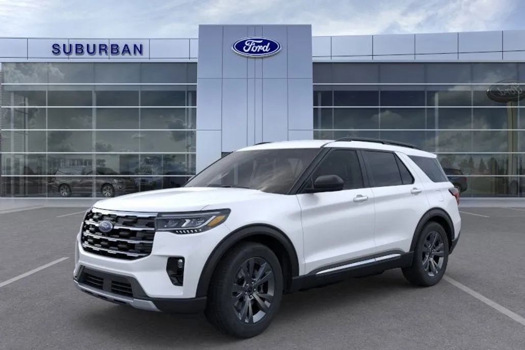 2025 Ford Explorer photo 1