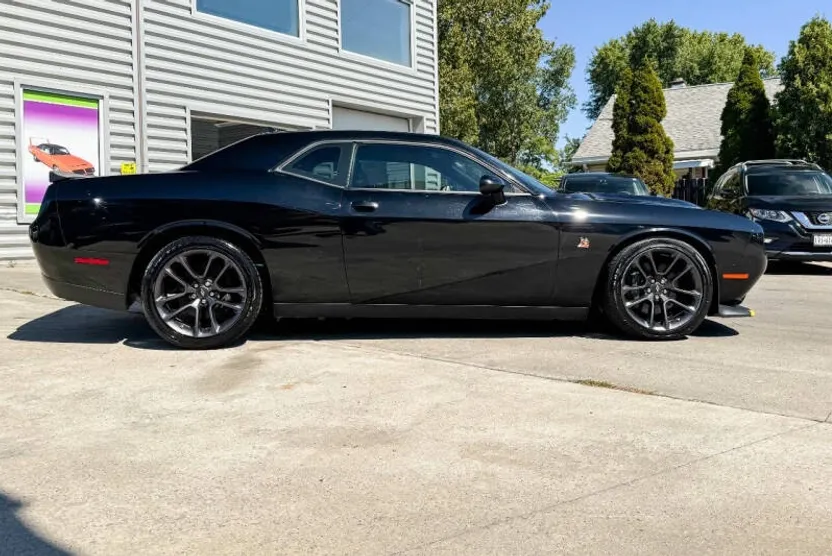 2021 Dodge Challenger R/T Scat Pack photo 1