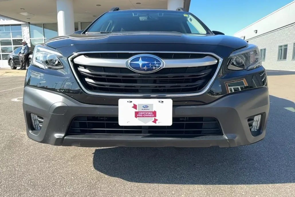 2022 Subaru Outback Premium photo 1