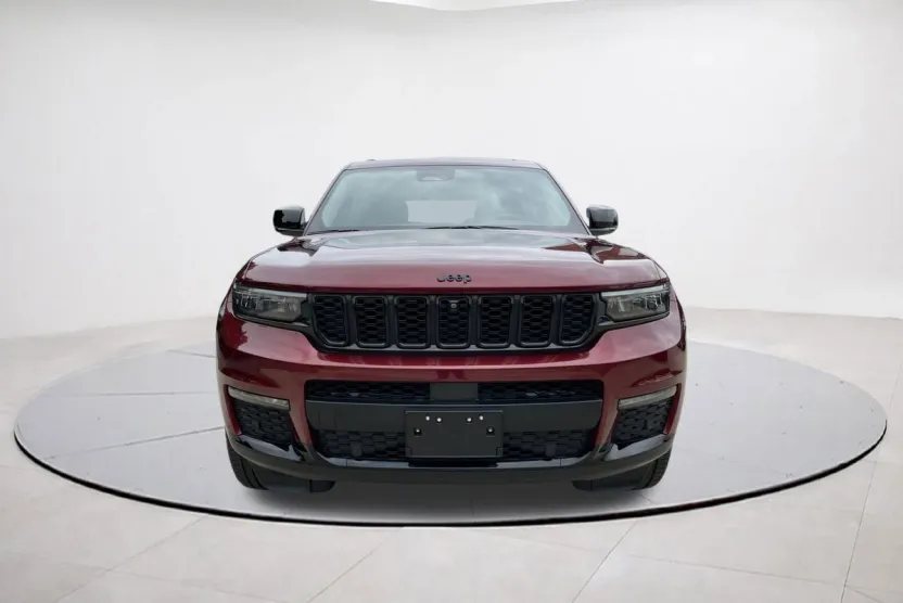 2023 Jeep Grand Cherokee Limited photo 1