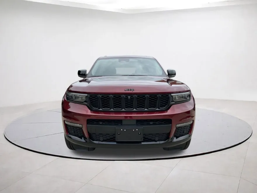 2023 Jeep Grand Cherokee Limited photo 1