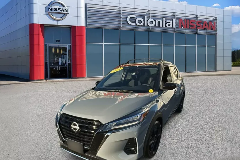 2024 Nissan Kicks SR photo 1