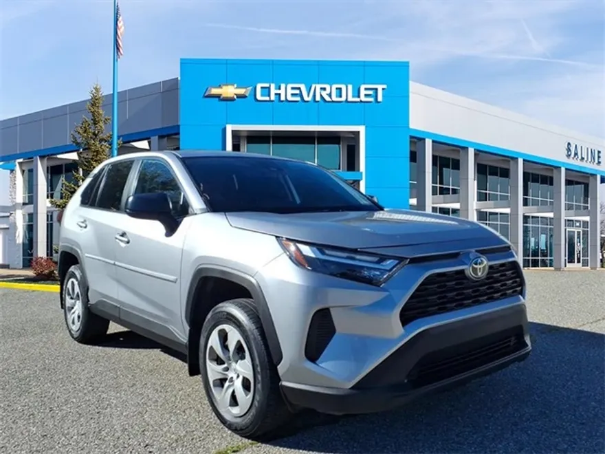 2024 Toyota RAV4 LE photo 1