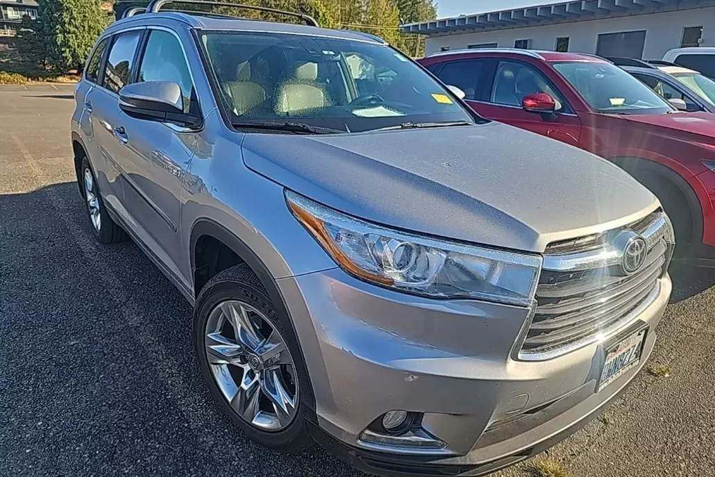 2015 Toyota Highlander Hybrid photo 1