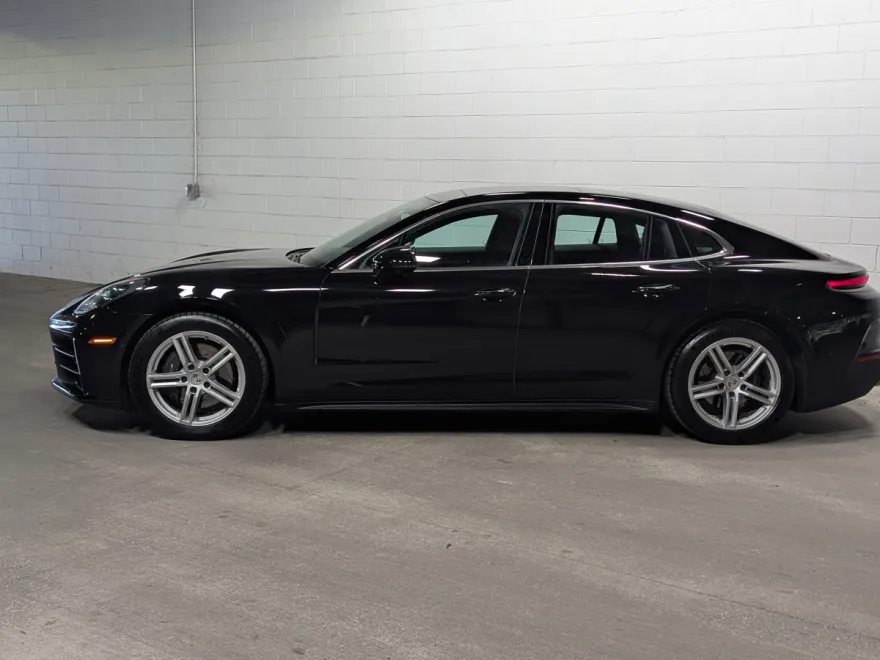 2025 Porsche Panamera 4 photo 1