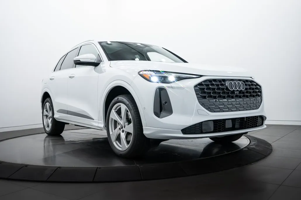 2025 Audi Q5 Premium Plus photo 1