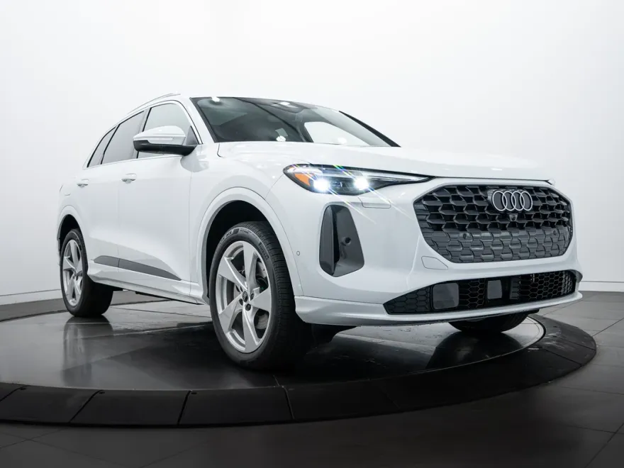 2025 Audi Q5 Premium Plus photo 1