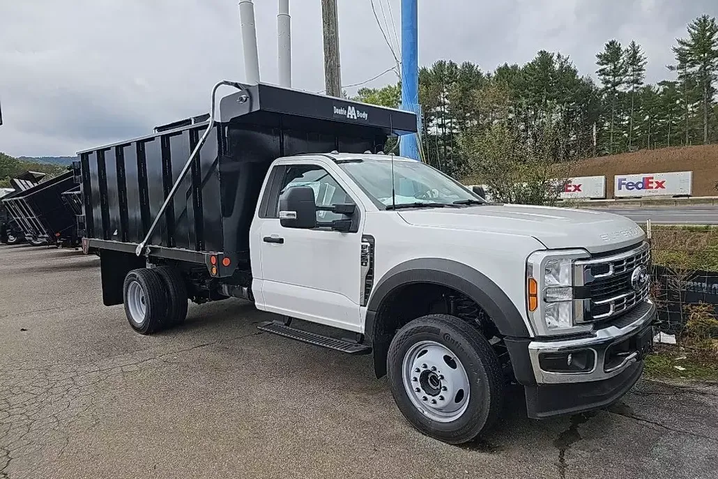 2024 Ford F-550 XL photo 1