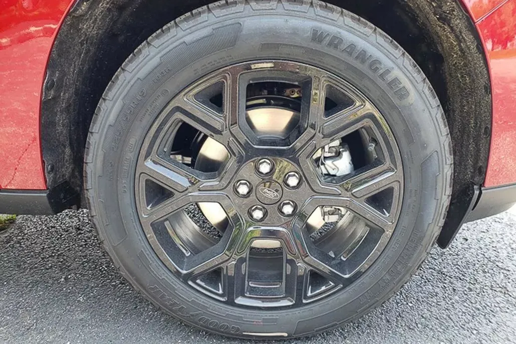2025 Ford Maverick Lariat photo 1