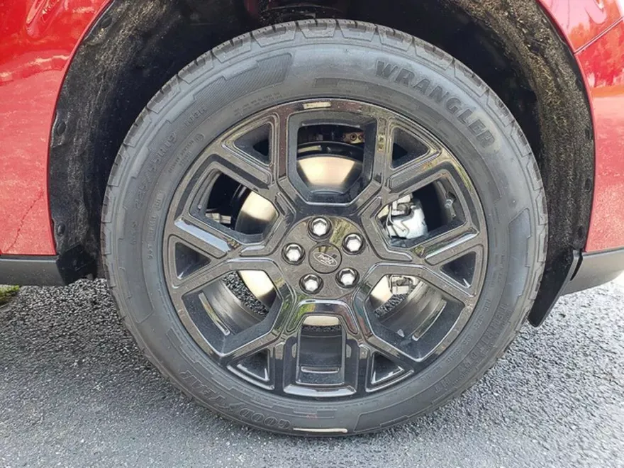 2025 Ford Maverick Lariat photo 1