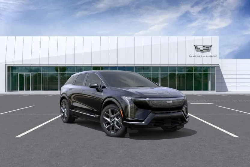 2025 Cadillac Optiq Luxury photo 1