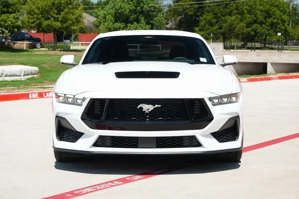 2025 Ford Mustang GT Premium photo 1