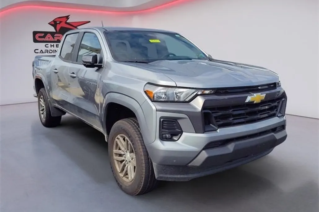 2024 Chevrolet Colorado LT photo 1