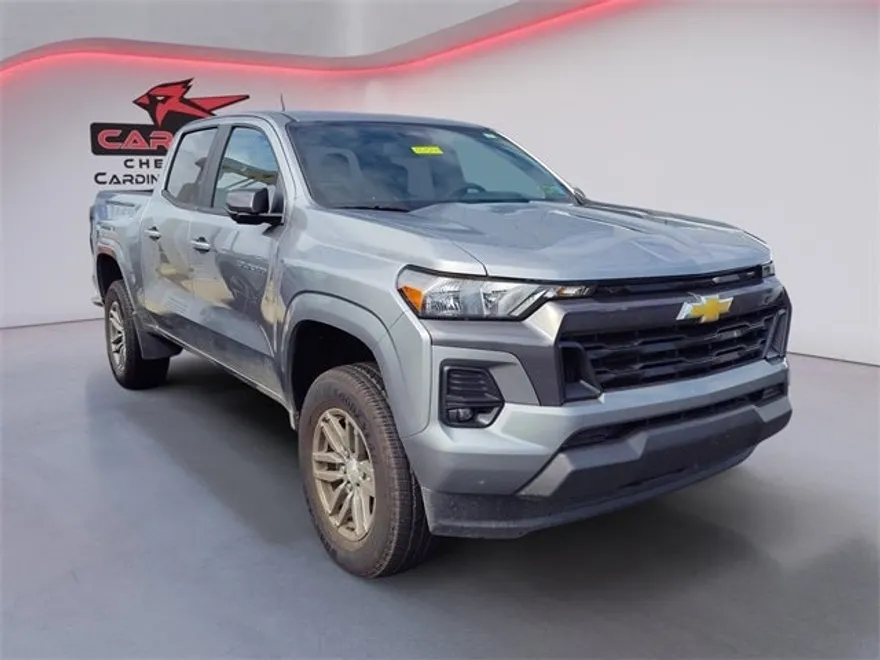 2024 Chevrolet Colorado LT photo 1