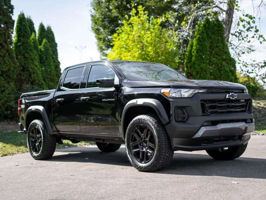 2023 Chevrolet Colorado Trail Boss photo 1