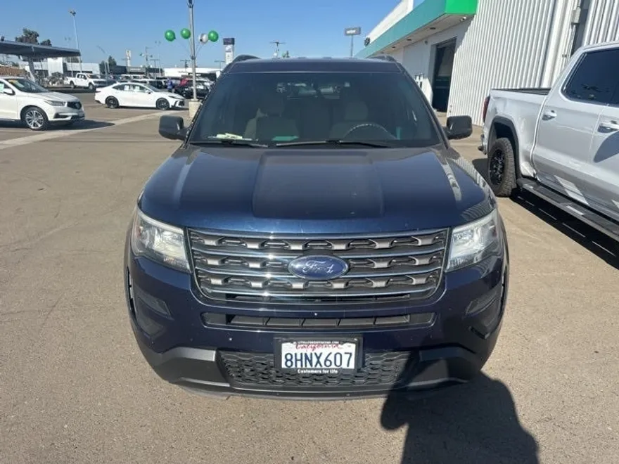 2016 Ford Explorer Base photo 1