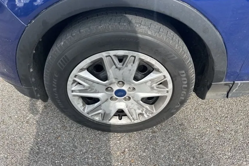 2016 Ford Escape S photo 1