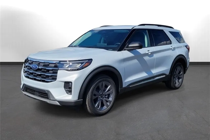 2025 Ford Explorer photo 1