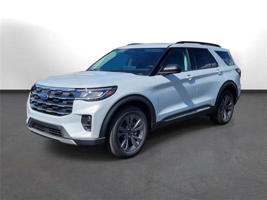 2025 Ford Explorer photo 1