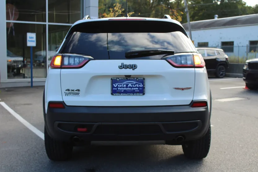 2022 Jeep Cherokee Trailhawk photo 1