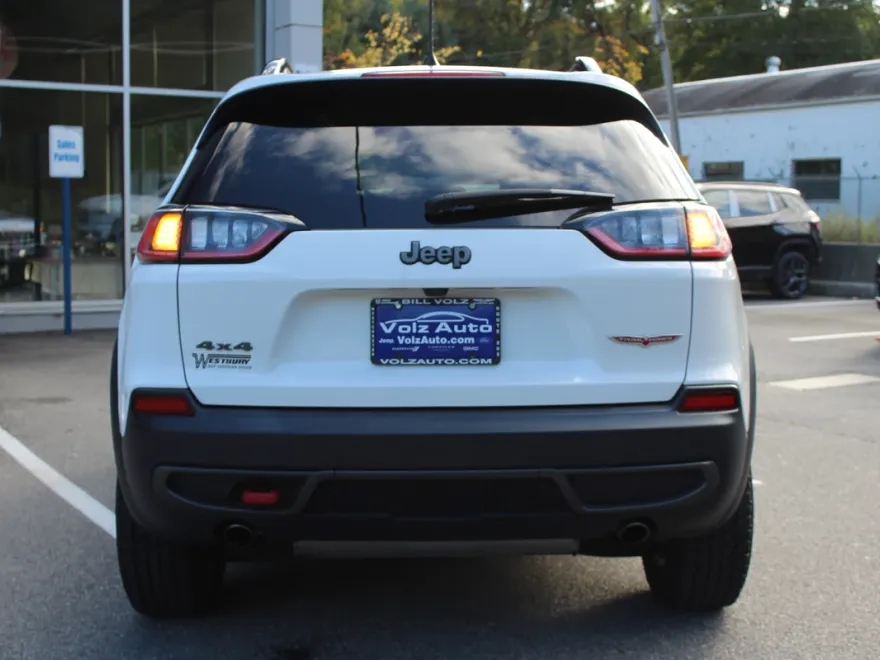 2022 Jeep Cherokee Trailhawk photo 1