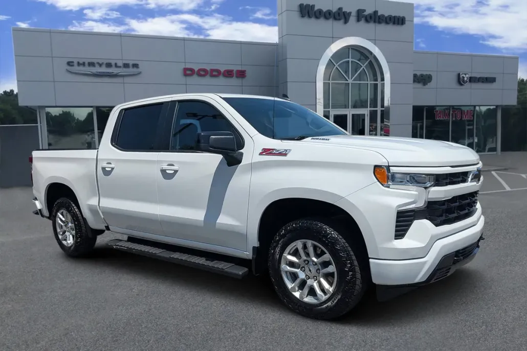2024 Chevrolet Silverado 1500 RST photo 1
