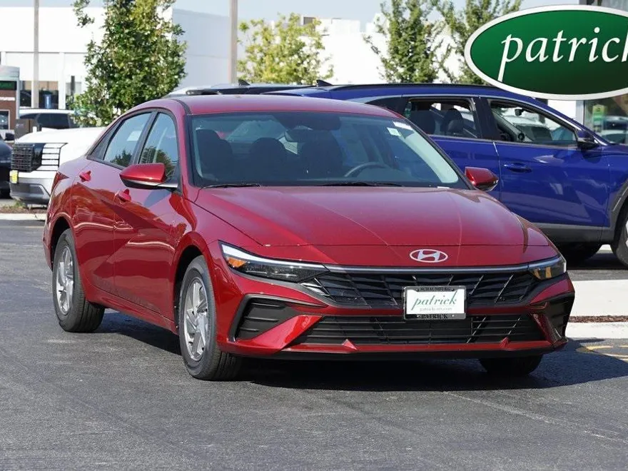 2025 Hyundai Elantra SE photo 1