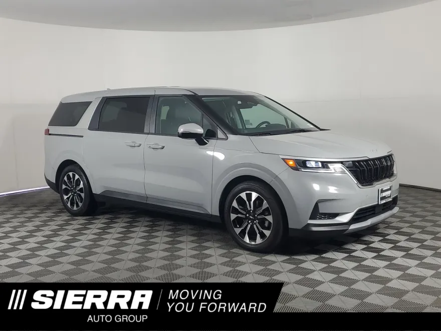 2023 Kia Carnival EX photo 1