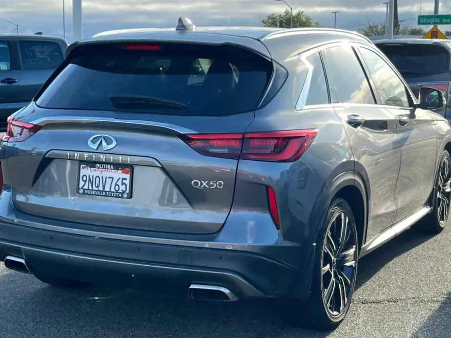 2021 Infiniti QX50 Luxe photo 1