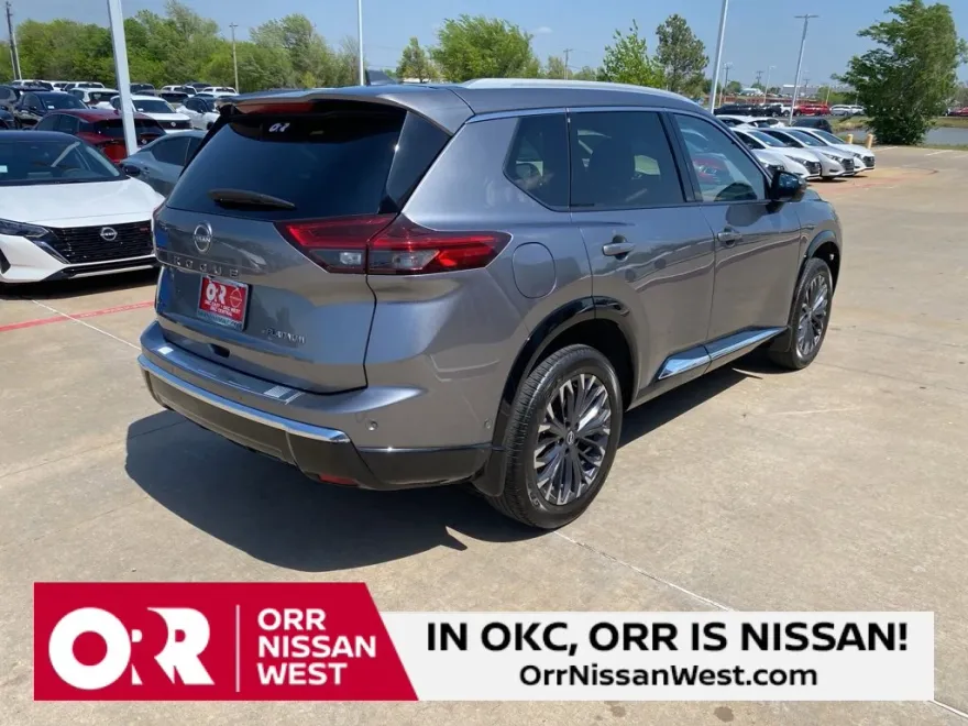 2024 Nissan Rogue Platinum photo 5