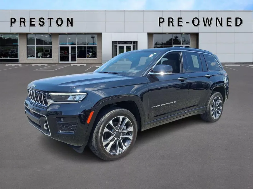 2023 Jeep Grand Cherokee Overland photo 1