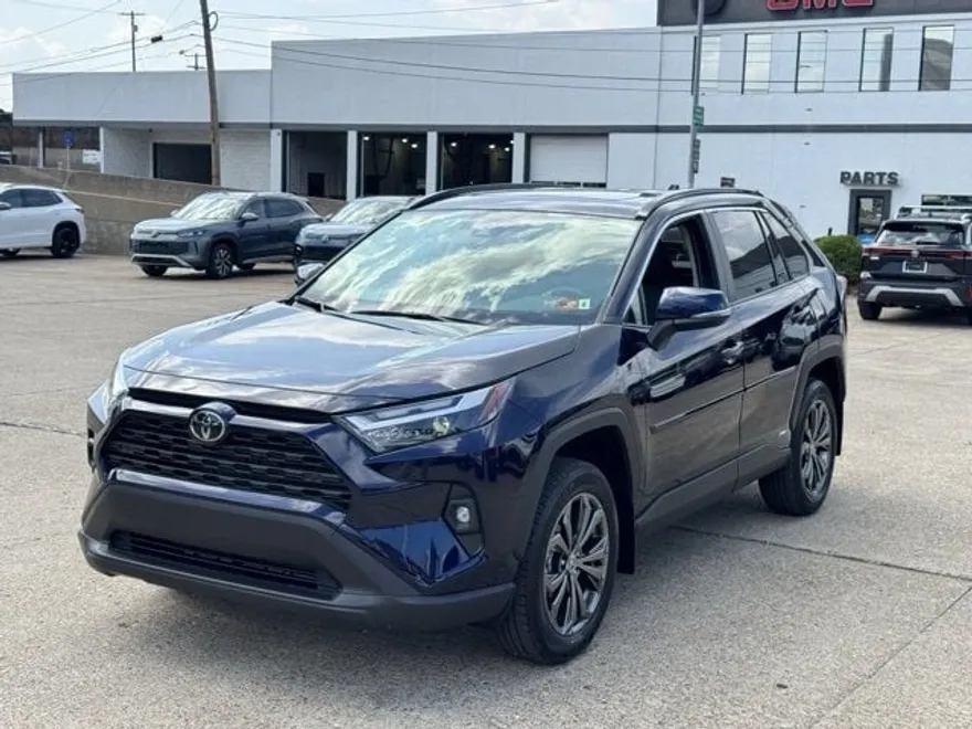 2025 Toyota RAV4 Hybrid XLE Premium photo 1