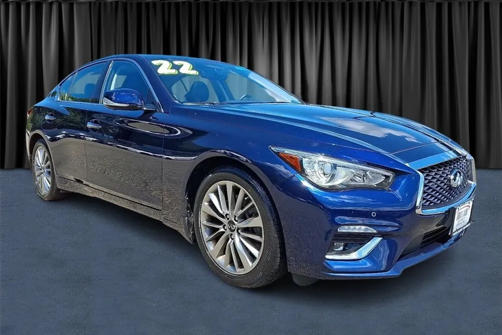 2022 Infiniti Q50 LUXE AWD photo 1