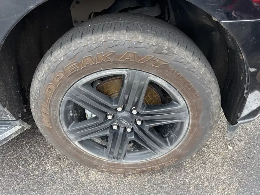 2021 Ford Expedition MAX XLT photo 1
