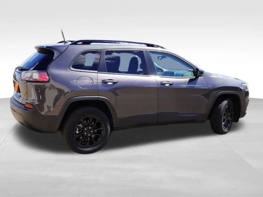 2023 Jeep Cherokee Altitude photo 1