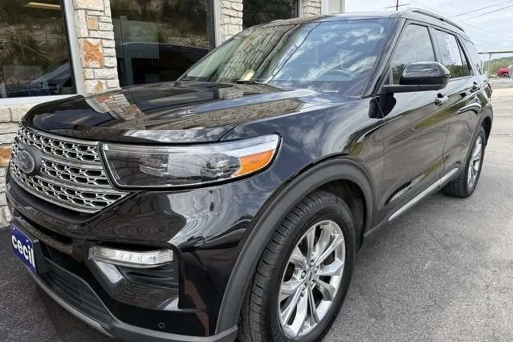 2022 Ford Explorer Limited photo 1