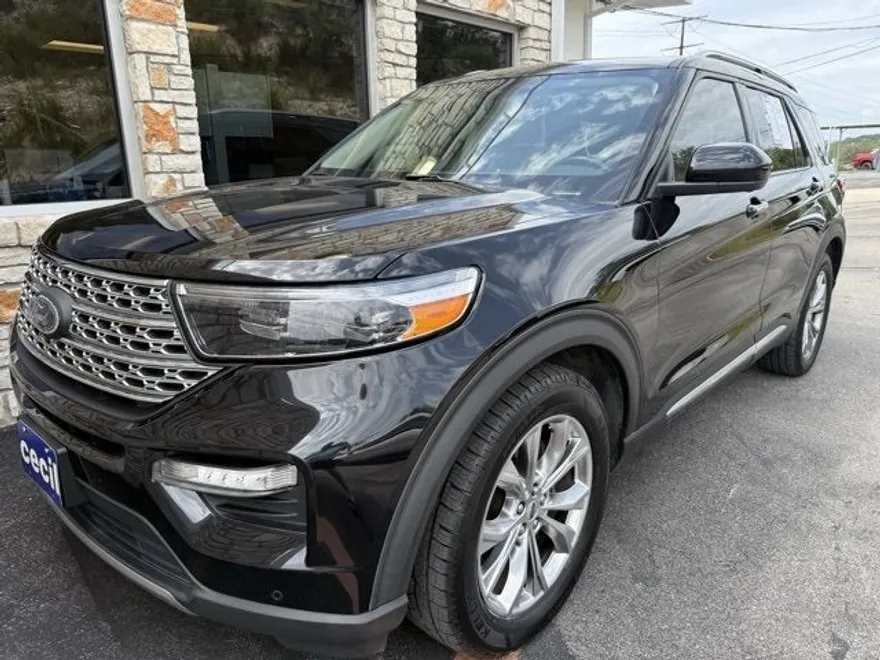 2022 Ford Explorer Limited photo 1