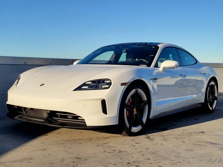 2025 Porsche Taycan 4S photo 1