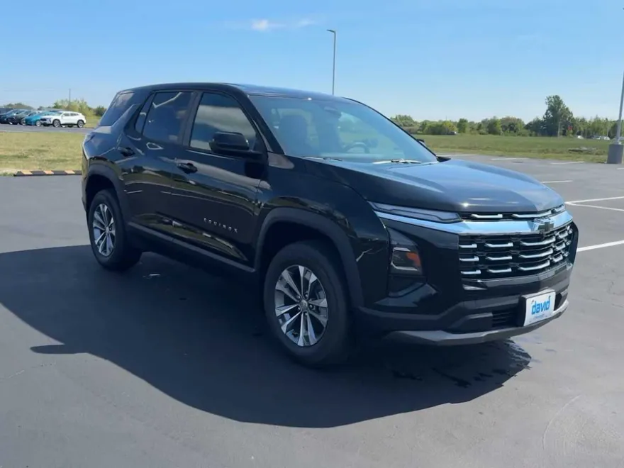 2026 Chevrolet Equinox LT photo 1