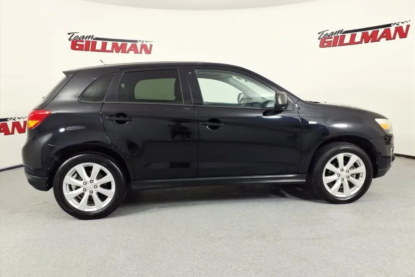 2014 Mitsubishi Outlander Sport ES photo 1